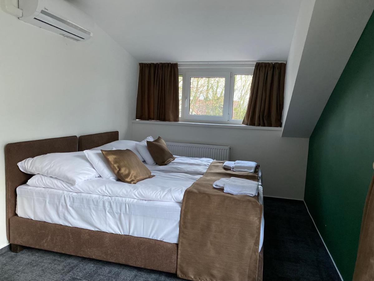 Bed and Breakfast A Fogado Bicske Exterior foto