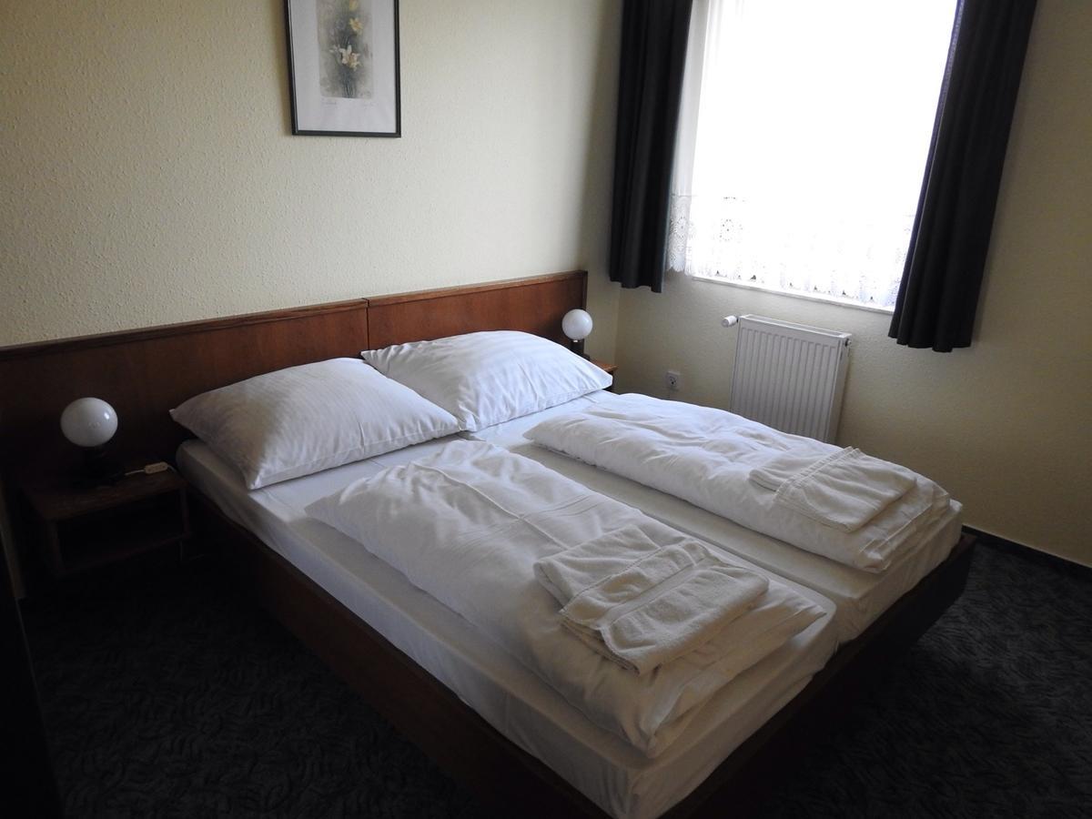 Bed and Breakfast A Fogado Bicske Exterior foto